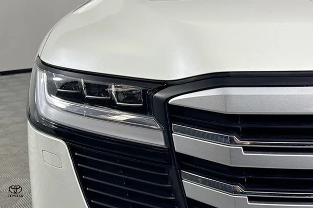 2024 Toyota LANDCRUISER VX image 2