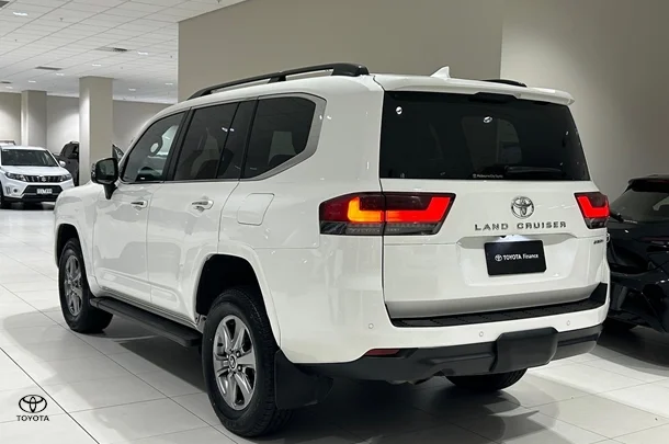 2022 Toyota Landcruiser Sahara image 5