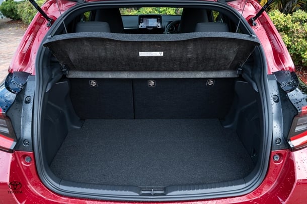 2023 TOYOTA Yaris Hybrid SX image 27