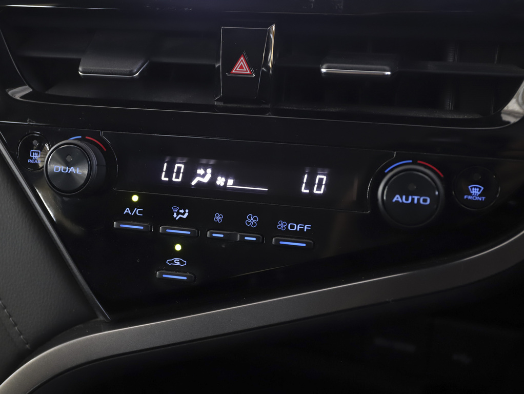2021 Toyota Camry Hybrid Ascent image 13