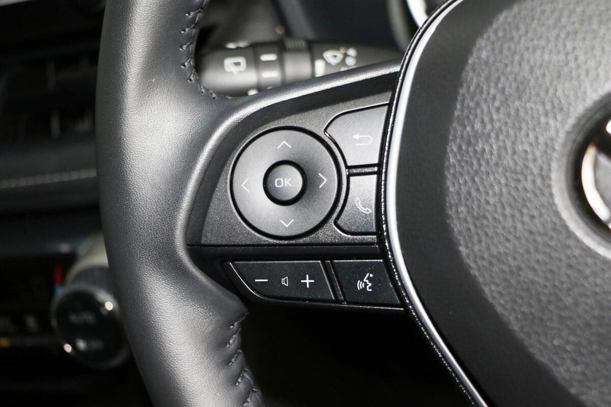 2024 Toyota RAV4 GXL Auto eFour image 17