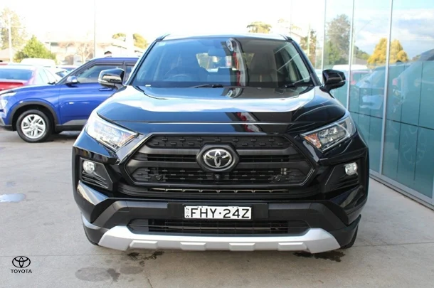 2021 Toyota RAV4 Edge AWD image 3