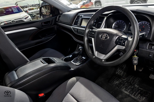 2017 Toyota KLUGER GX AWD image 8