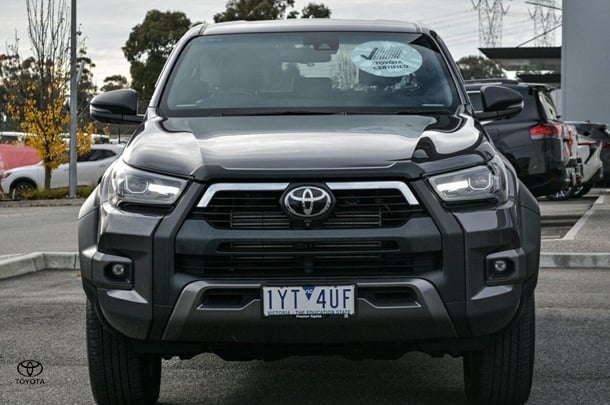 2023 Toyota Hilux 4x4 Rogue image 3
