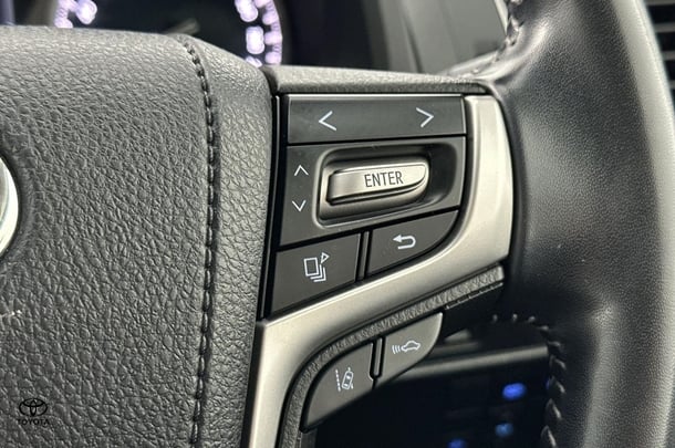 2022 Toyota Prado Kakadu image 25