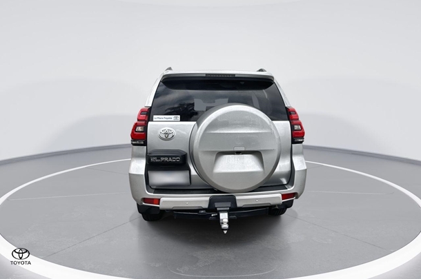 2023 Toyota Prado VX image 7