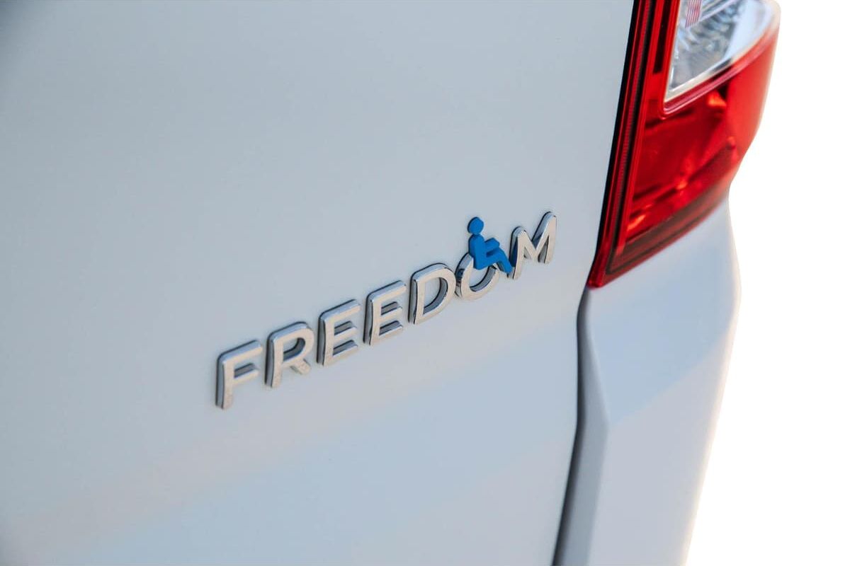 2024 Toyota Hiace Commuter GL Super LWB Auto image 6