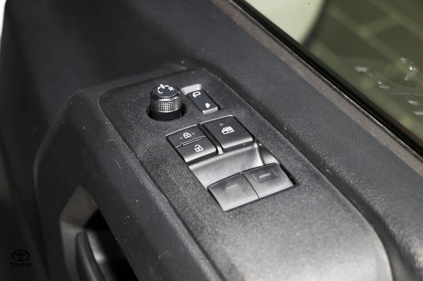 2019 Toyota Hiace LWB image 19