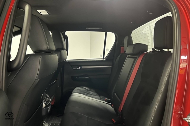 2024 Toyota Hilux GR-S image 14