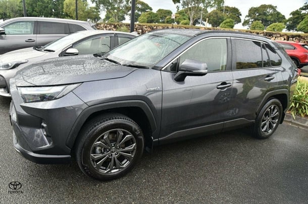 2023 Toyota Rav4 Hybrid GXL-2WD image 5