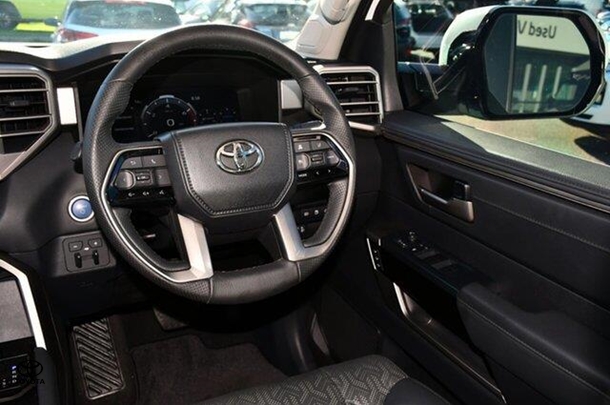 2023 Toyota Tundra Limited image 7