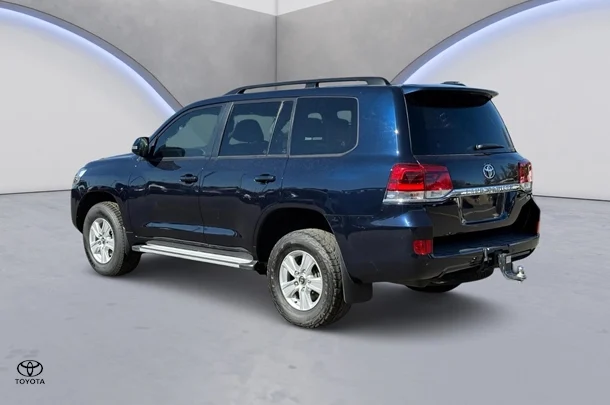2018 Toyota Landcruiser GXL image 5