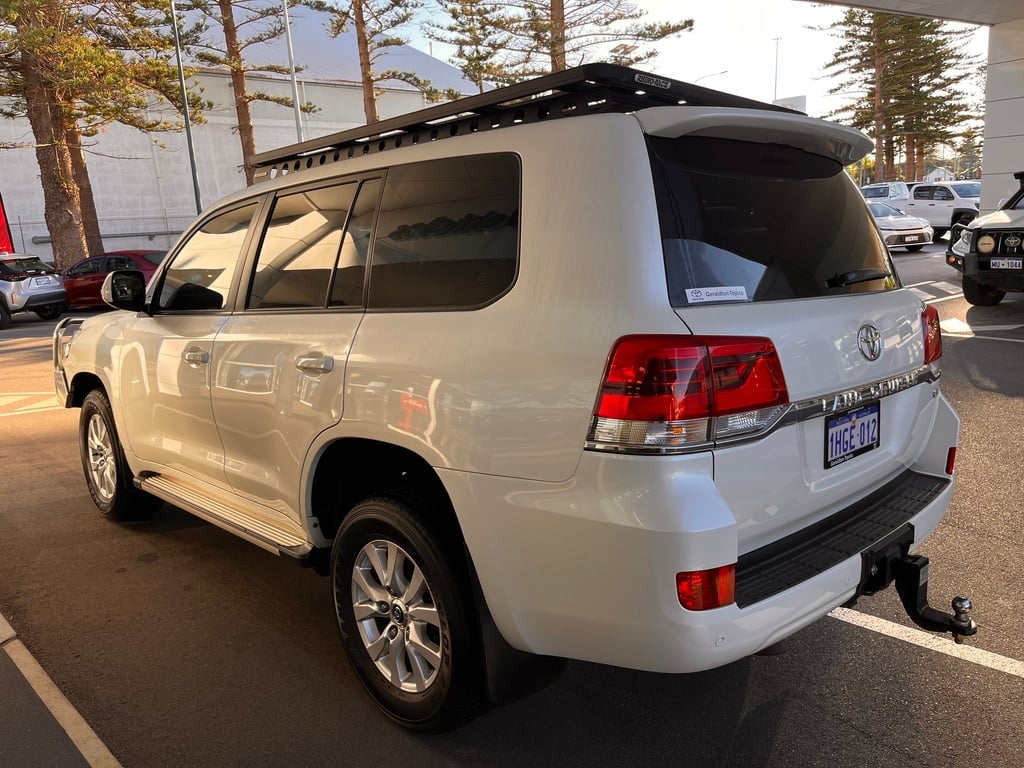 2021 Toyota Landcruiser GXL image 8