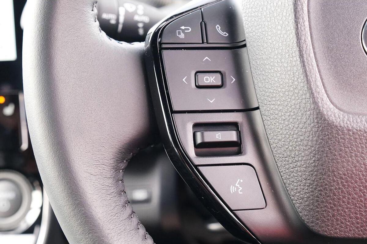 2025 Toyota bZ4X Auto 2WD image 15