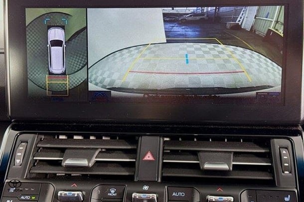 2022 Toyota LANDCRUISER Sahara image 16