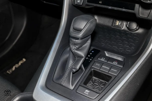 2024 TOYOTA RAV4 Hybrid GX-2WD image 16