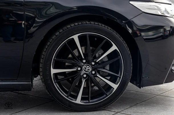 2018 Toyota CAMRY SX image 23