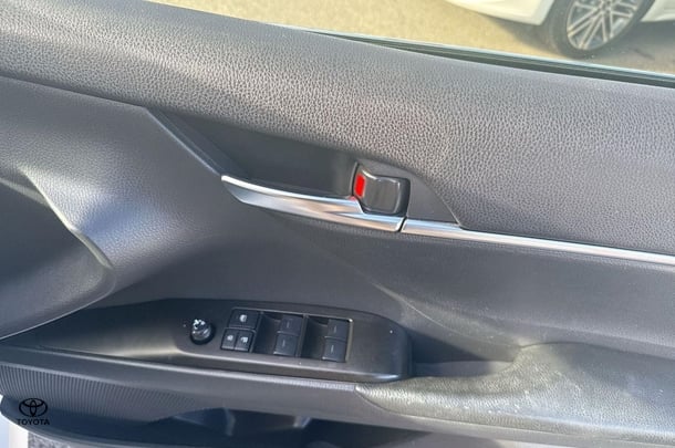2021 Toyota Camry Hybrid Ascent image 13
