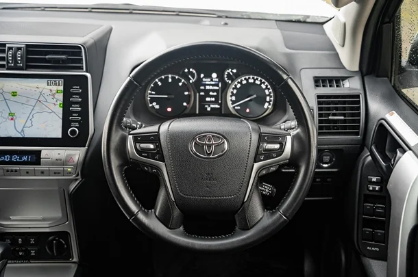 2022 Toyota PRADO GXL image 12