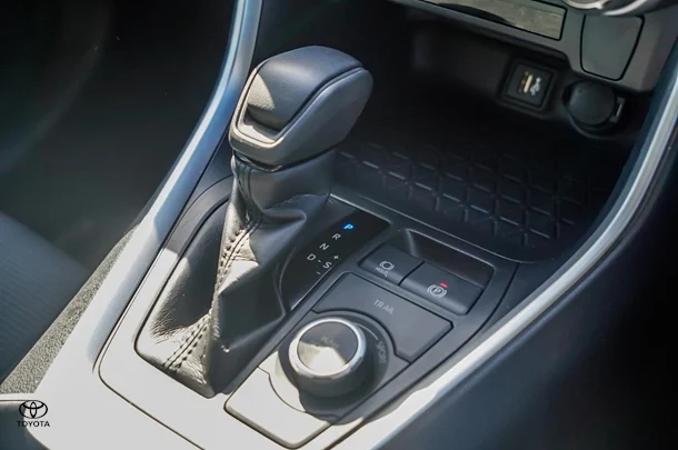 2023 Toyota Rav4 Hybrid GX image 16