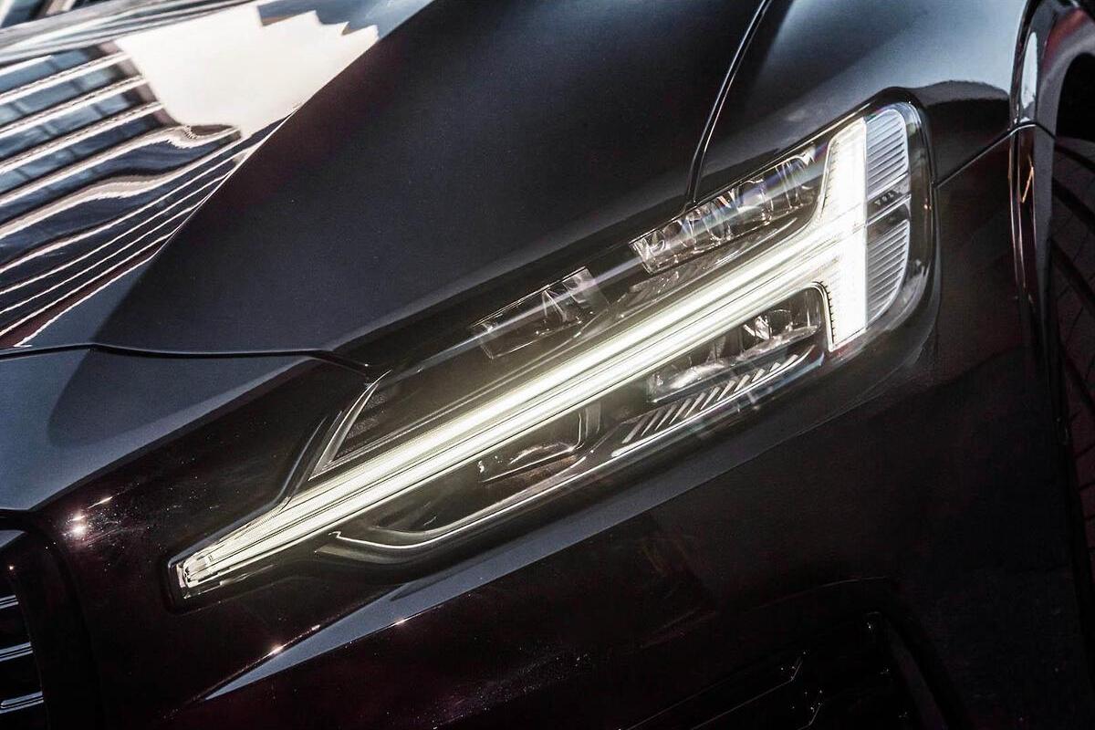 2024 Volvo S60 Recharge T8 Black Edition Auto AWD MY24 image 24