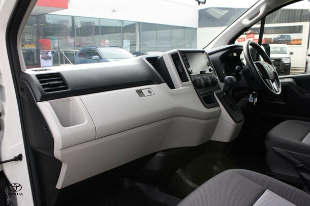 2020 Toyota Hiace LWB image 21