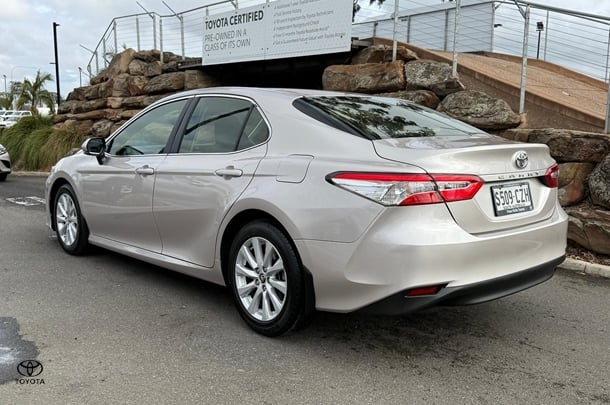 2019 Toyota Camry Ascent image 4