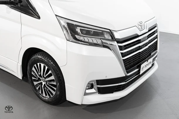 2022 Toyota Granvia Standard image 9