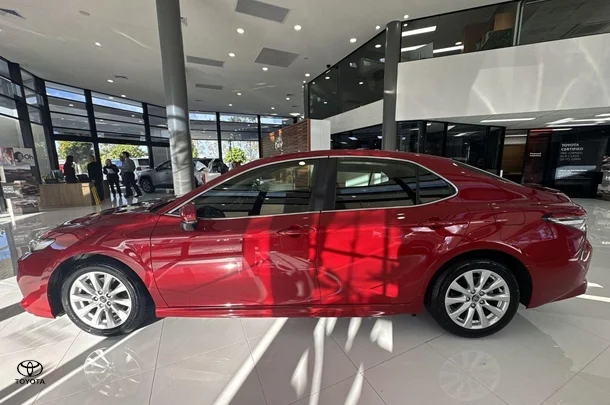 2019 Toyota Camry Ascent Sport image 13