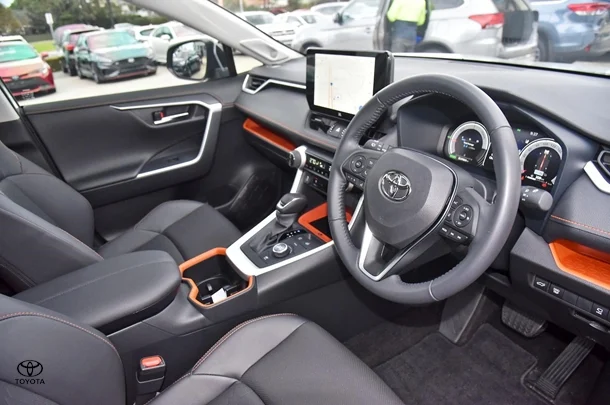 2024 Toyota RAV4 Hybrid Edge AWD image 12