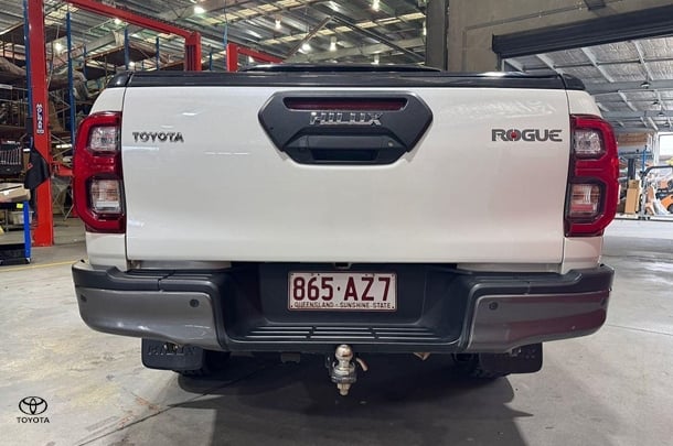 2020 Toyota Hilux Rogue image 4