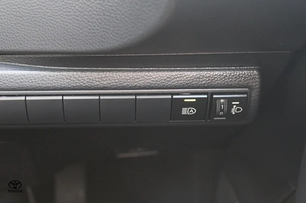 2024 Toyota Corolla Hatch Hybrid Ascent Sport image 31