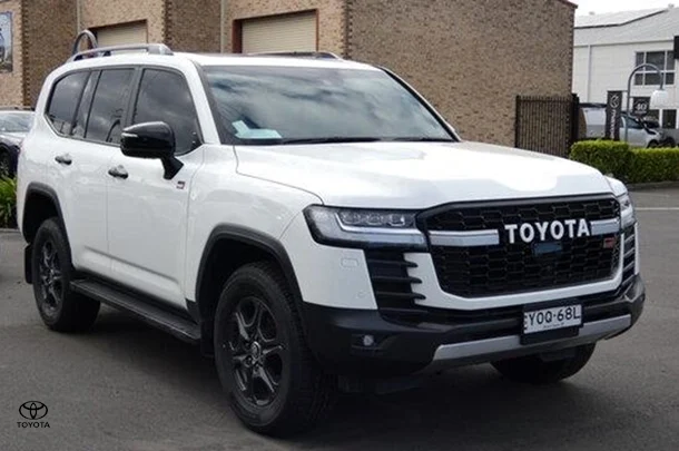 2023 Toyota Landcruiser GR Sport image 3
