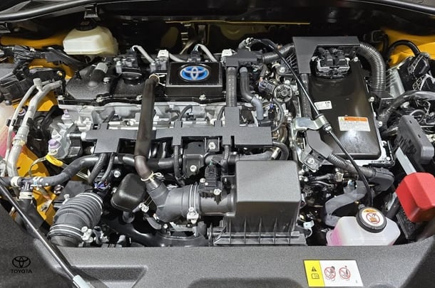 2023 Toyota C-HR Hybrid GR-S image 11