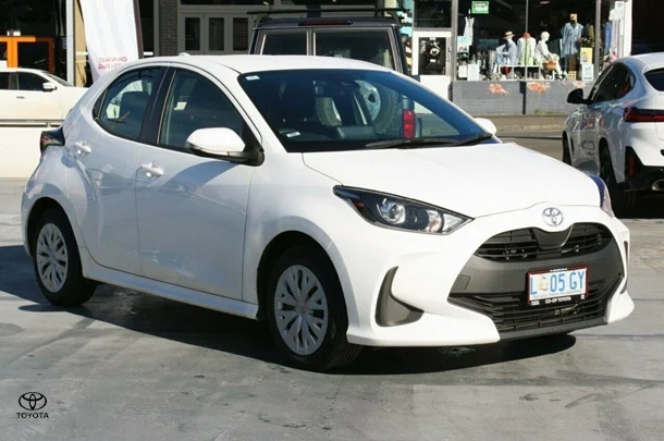 2023 Toyota Yaris Ascent Sport image 2