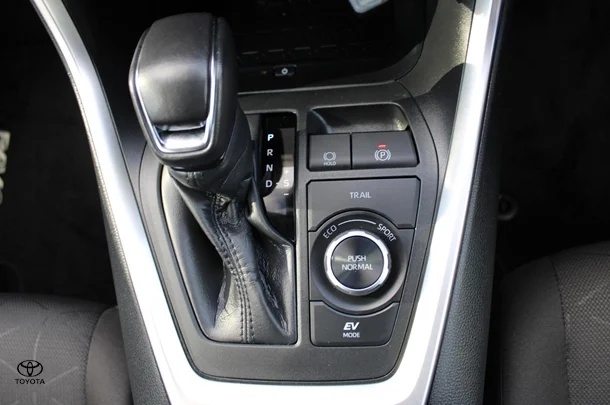 2024 Toyota RAV4 Hybrid GXL AWD image 6