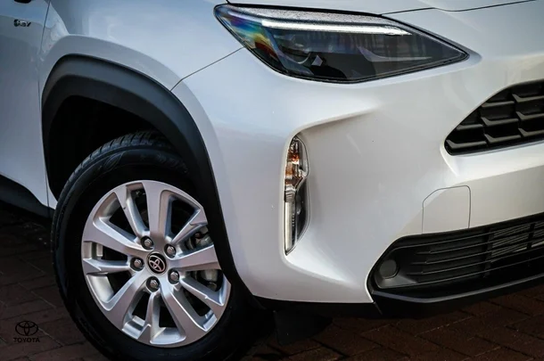 2024 Toyota Yaris Cross Hybrid GX image 2