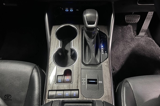 2021 Toyota Kluger Hybrid AWD GRANDE image 19