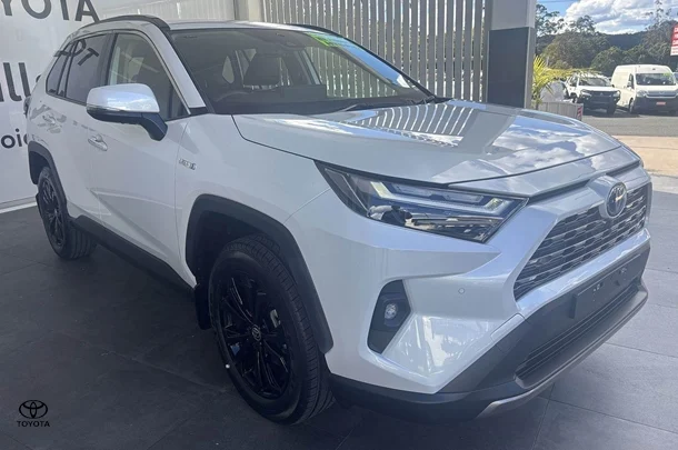 2024 Toyota Rav4 Hybrid Cruiser 2WD image 3