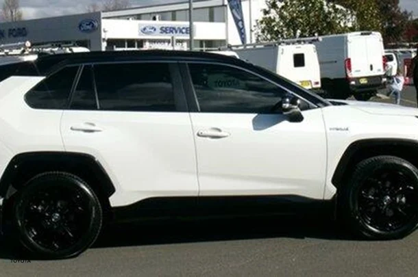 2022 Toyota RAV4 XSE image 4