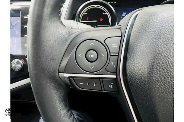 2019 Toyota Camry SL image 11