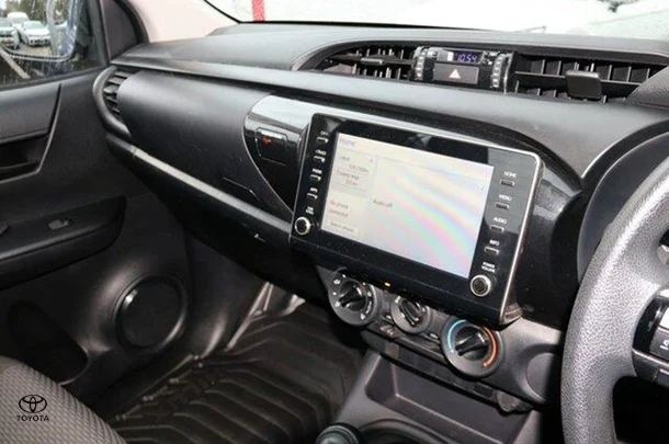 2020 Toyota Hilux 4x2 Workmate image 6