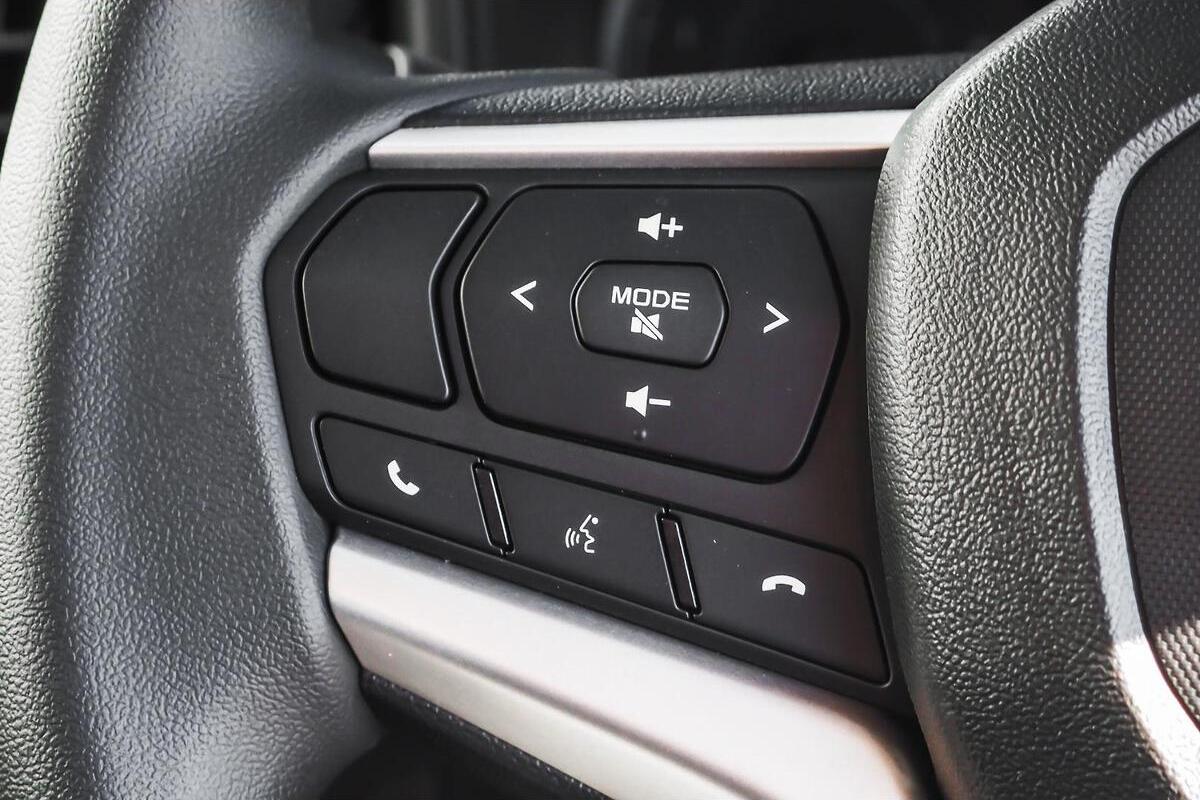 2025 Isuzu D-MAX SX Manual 4x4 MY24 image 15