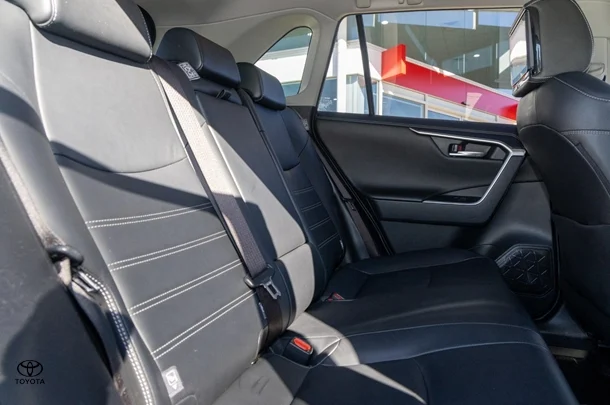 2019 Toyota Rav4 Hybrid Cruiser-AWD image 9