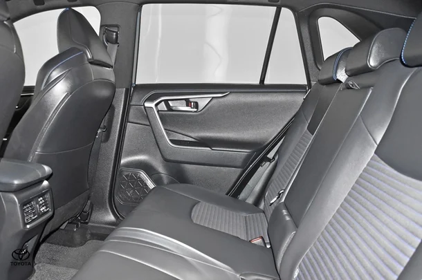 2022 Toyota RAV4 Hybrid XSE (AWD) image 19