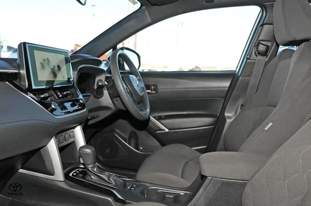 2024 Toyota Corolla Cross Hybrid GX image 10