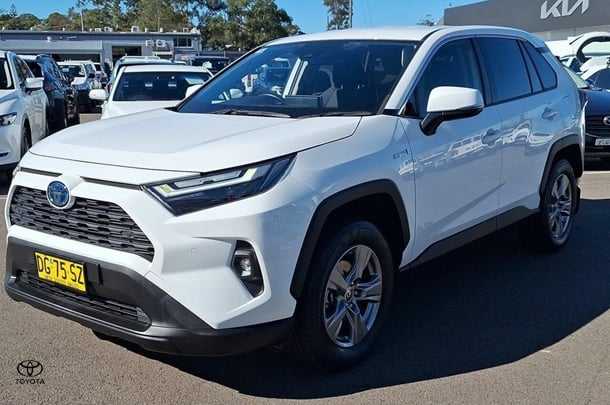 2023 Toyota RAV4 Hybrid GX AWD image 3