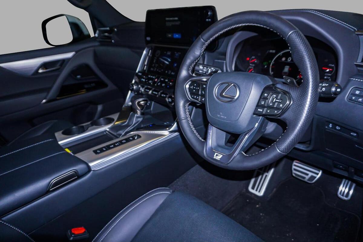 2025 Lexus LX LX500d F Sport Auto 4x4 image 6