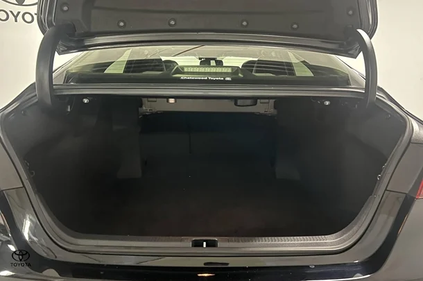 2021 Toyota Camry Hybrid SL image 12