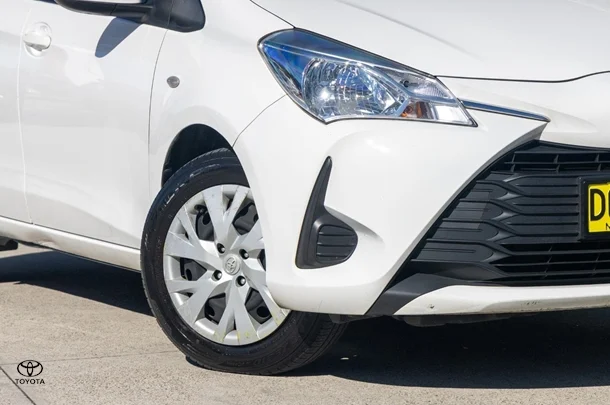 2019 Toyota Yaris Ascent image 6
